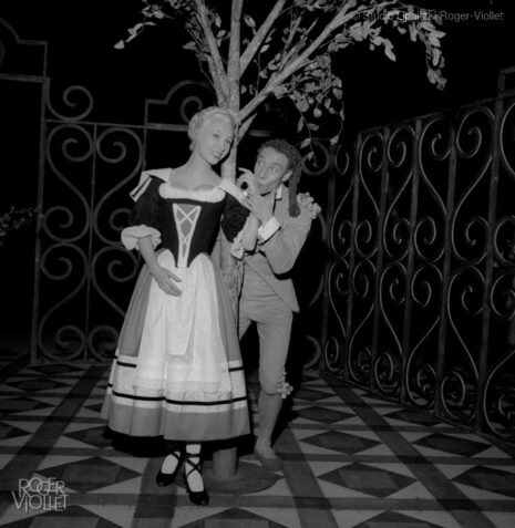 Le Mariage de Figaro de Beaumarchais. Mise en scène de Jean Vilar. Silvia Monfort et Daniel Sorano. Paris, TNP, janvier 1957